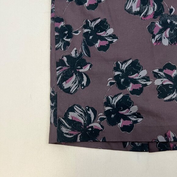 Ann Taylor Floral Pencil Skirt Knee Length Back Slit Purple/Multi Size 0 - Picture 4 of 9